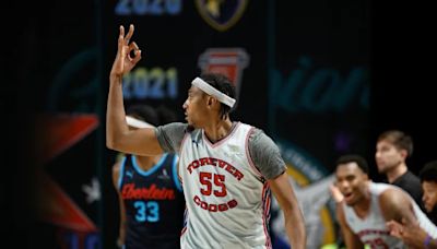 Former Blue Coats hooper Melvin Frazier Jr. leads Forever Coogs to TBT’s $1 million championship game