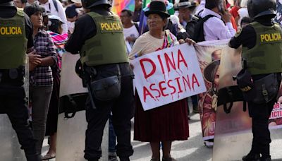 Fiestas Patrias: Martín Vizcarra y Verónika Mendoza convocan a marcha contra Dina Boluarte