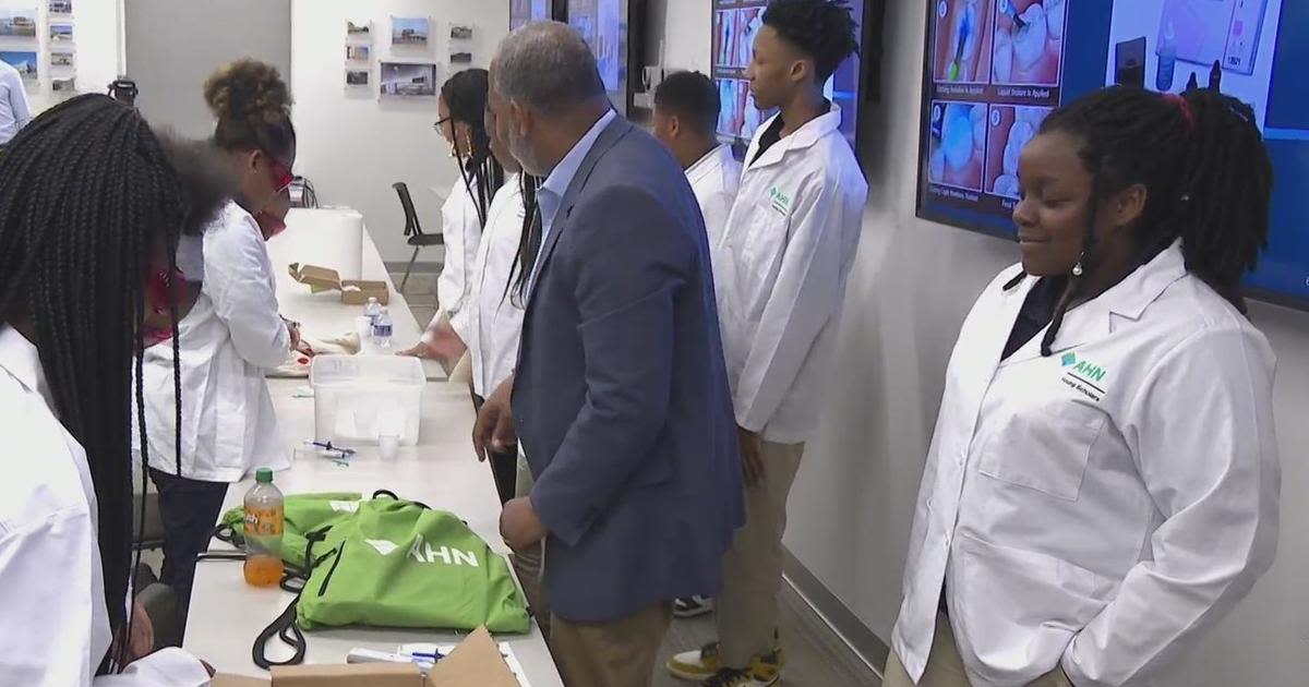 Pilot program in Pittsburgh aims to get more young people to become doctors