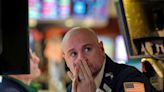 US stocks fall in last trading day of the year, capping worst performance since 2008