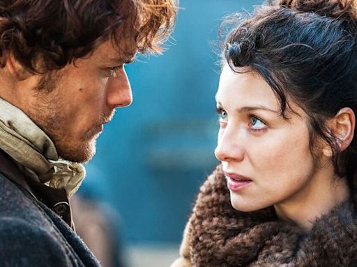 Outlander fans expose glaring issue with Claire’s time travel omitted from books