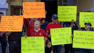 Empleados del ayuntamiento de San Salvador Atenco exigen pago