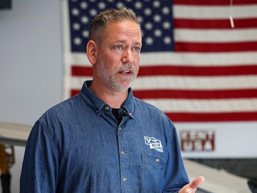 Independent union leader shakes up final weeks of Nebraska Senate race