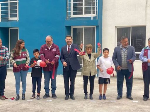 Batres entrega unidad habitacional en Álvaro Obregón