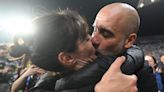 El apasionado beso de Pep Guardiola con su mujer, Cristina Serra, tras ganar la Champions