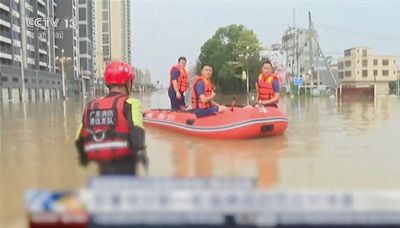 廣東多地發布暴雨預警 深圳寶安、廣州白雲機場多班航班延誤或取消 學生可以延遲上學