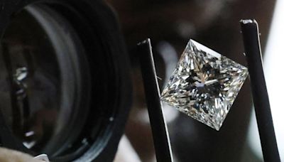 Le géant du luxe LVMH pourrait bien s’intéresser aux diamants De Beers