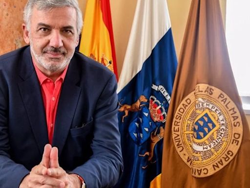 Lluís Serra niega que el comité de expertos debatiera la contratación de empresas para traer mascarillas a Canarias