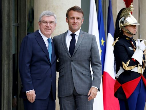 Macron revient sur le devant de la scène pour les JO