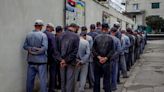 Así es el día a día de un preso ruso en una cárcel de Ucrania