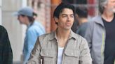 Las imágenes de Joe Jonas con sus hijas en el parque tras llegar a un acuerdo con Sophie Turner