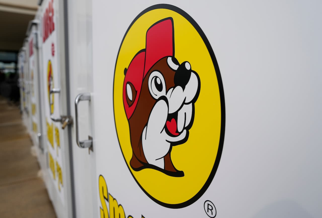 Buc-ee’s will pay one super fan to road trip across the U.S. to visit, dine at its gas stations