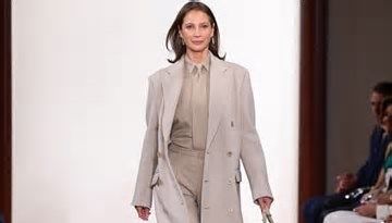 Christy Turlington revalida su título como musa eterna de la moda estadounidense