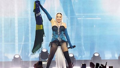 Após show de Madonna, areia de Copacabana é vendida como item raro na internet