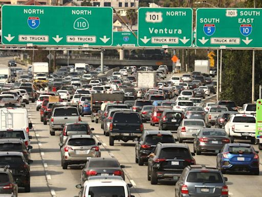 Letters to the Editor: The KNX reporter who made being stuck in L.A. traffic fun