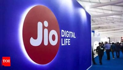 Reliance Jio brings back Rs 999 prepaid plan: Unlimited 5G and extended validity | - Times of India