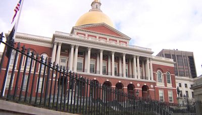 Free community college, online lottery included in Massachusetts budget deal