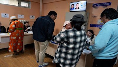 Mongolian voters head to polls as ruling party seeks to maintain majority