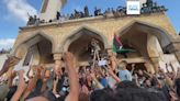 Queman la casa del alcalde de Derna durante una revuelta ciudadana en Libia