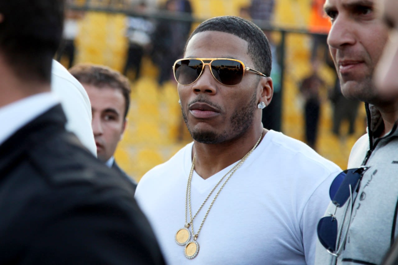 Rapper Nelly is arrested and accused of having illegal drugs. His lawyer says the case will die