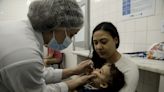 Vacina que eliminou a pólio no Brasil tem baixa adesão: menos de um terço do público alvo recebeu as gotinhas