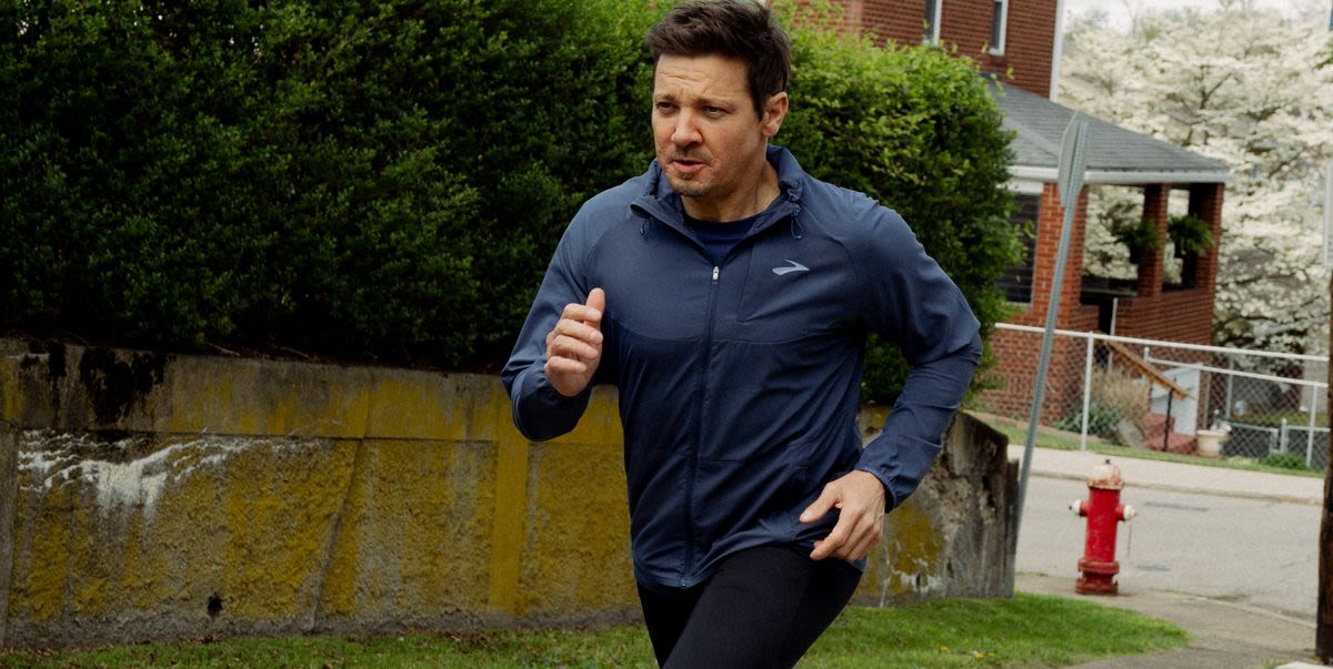 After Nearly Dying, Actor Jeremy Renner Wants to Run a 4.5 40-Yard Dash