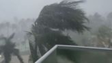 Beryl toca tierra como un huracán categoría 2 en México: autoridades en alerta