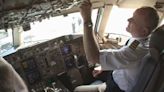 U.S. Senators reintroduce legislation to raise mandatory retirement age for airline pilots