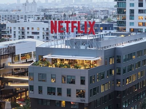 Sorry, Frequent Flyers: 'New Windows App Experience' for Netflix Ditches Downloads