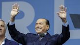 Una lluvia de globos, el regalo de cumpleaños a Berlusconi de su novia