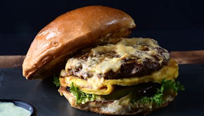 For The Best Crust On Smash Burgers, Skip The Grease