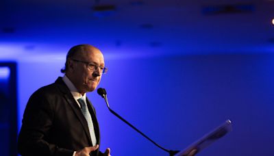 Alckmin defende 'imposto do pecado' para armas e reafirma compromisso do governo com arcabouço