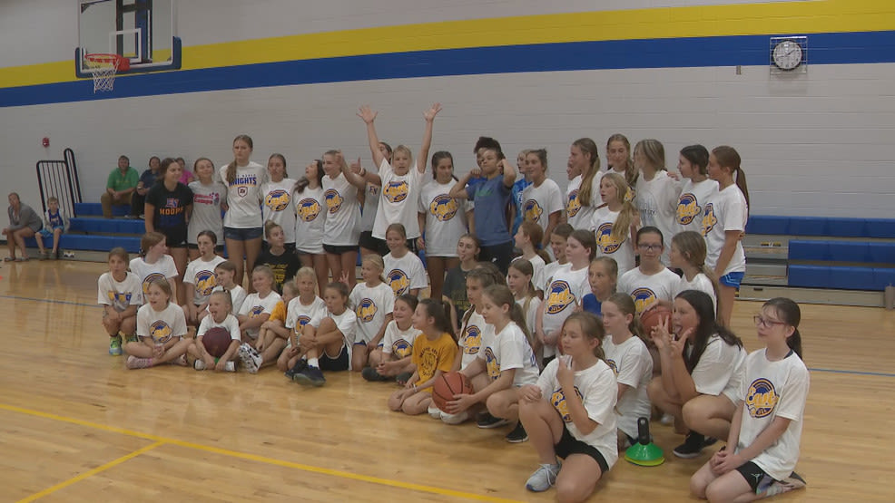 Notre Dame's Hannah Hidalgo visits Northern Indiana high schools' basketball camp