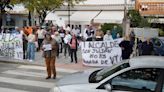 Vecinos de Churriana(Málaga): "El barrio se ha convertido en un parada de VCT y taxis pirata, sin respeto a peatones"