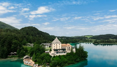 Un castillo convertido en hotel de lujo en medio de los Alpes austriacos