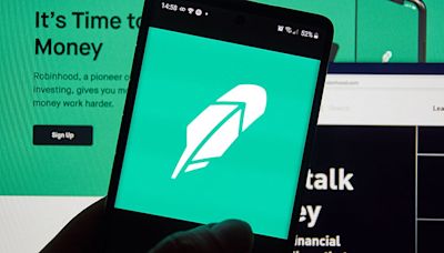 Robinhood Earnings: Profitable Quarter Seen But Crypto Crackdown Weighs