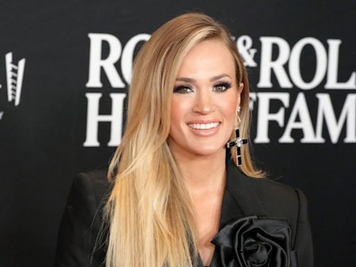 Carrie Underwood's Fans Call the Star "Unrecognizable" in Instagram Photo