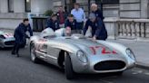 La rarissime Mercedes 300 SLR ex-Stirling Moss aperçue à Londres ! (+ vidéo)