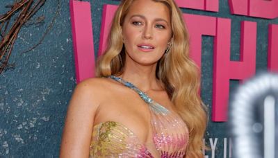 Saiba quanto Blake Lively pagou para usar vestido icônico de Britney Spears em première de "É Assim Que Acaba" - Hugo Gloss