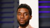 Estrelas da sequência de "Pantera Negra" trabalharam para deixar Chadwick Boseman "orgulhoso"