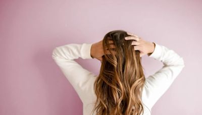 Cómo usar la cebolla para estimular el crecimiento del cabello y evitar la caída