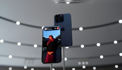 Apple's China smartphone shipments drop 6.7% as Huawei surges: Report - CNBC TV18