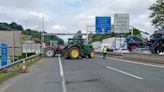 Colapso de tráfico en la frontera de Irun, reabierta tras las protestas de agricultores