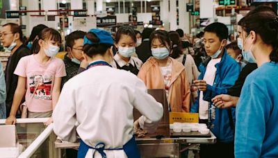 Japan Supermarket Chain Becomes World's First To Use AI To "Assess And Standardise" Staff Smiles