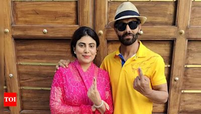 Star India all-rounder Ravindra Jadeja casts his vote in Jamnagar | Off the field News - Times of India