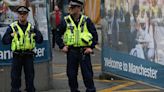 La Policía de Mánchester suspende a un agente tras patear la cabeza de un sospechoso en el aeropuerto