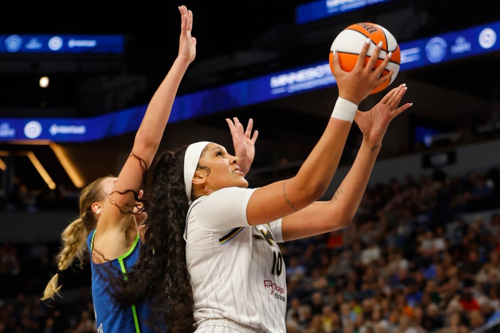 Chicago basketball report: Kamilla Cardoso questionable for the Sky in final playoff push — and the young Bulls core camps out