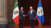 AMLO recibe en Palacio Nacional a Juan Antonio Briceño, primer ministro de Belice