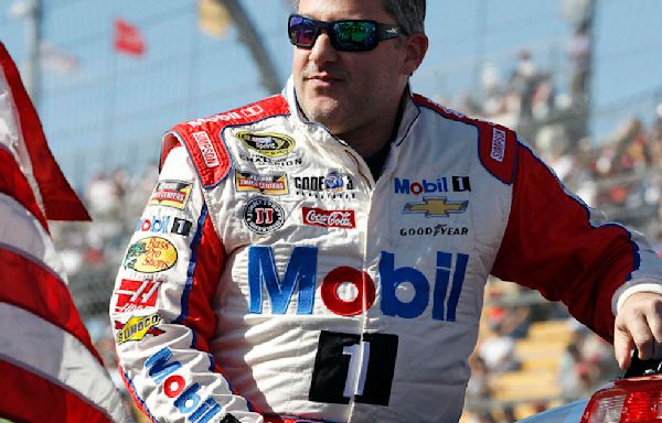 NASCAR legend Tony Stewart to return to Chicago area racetrack as rookie drag racer