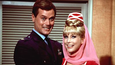 15 Timeless Photos of 'I Dream of Jeannie''s Barbara Eden and Larry Hagman Through the Years